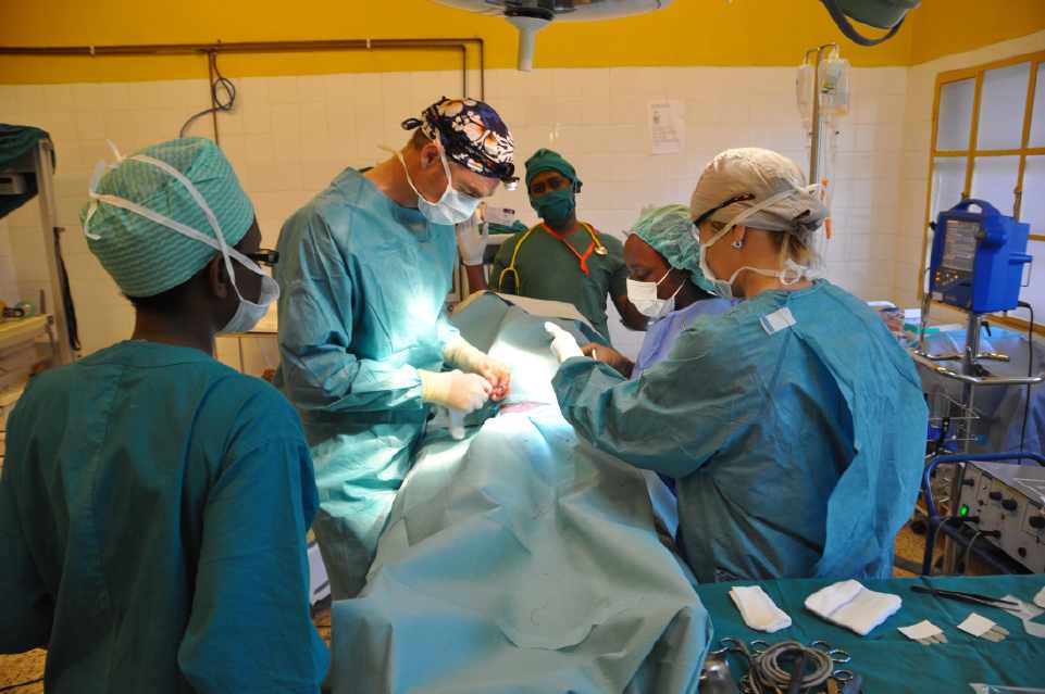 chirurgen_fuer_afrika_ruanda_2013_10